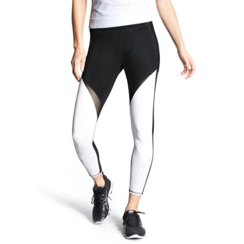 Athleta High Rise Precision 7/8 Leggings Sz L Colorblock Black White Pants